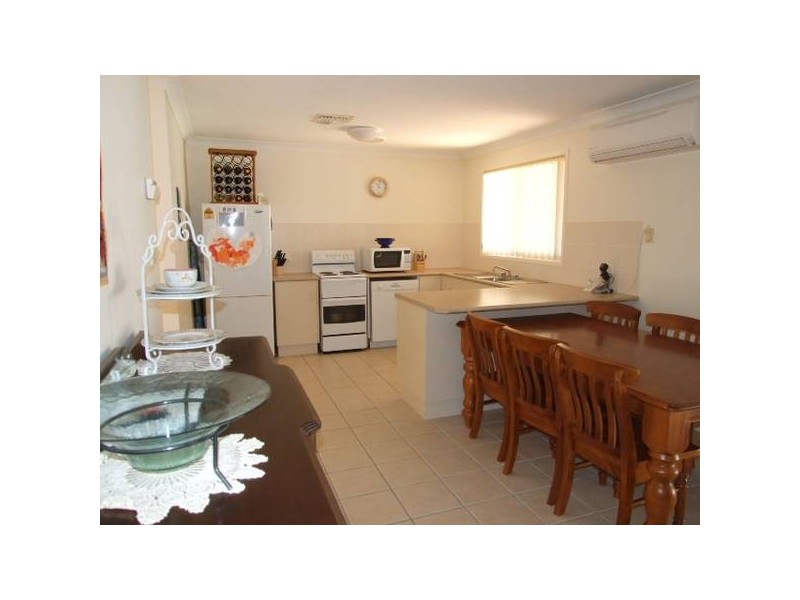 22 Ebelina Cres, Parkes NSW 2870