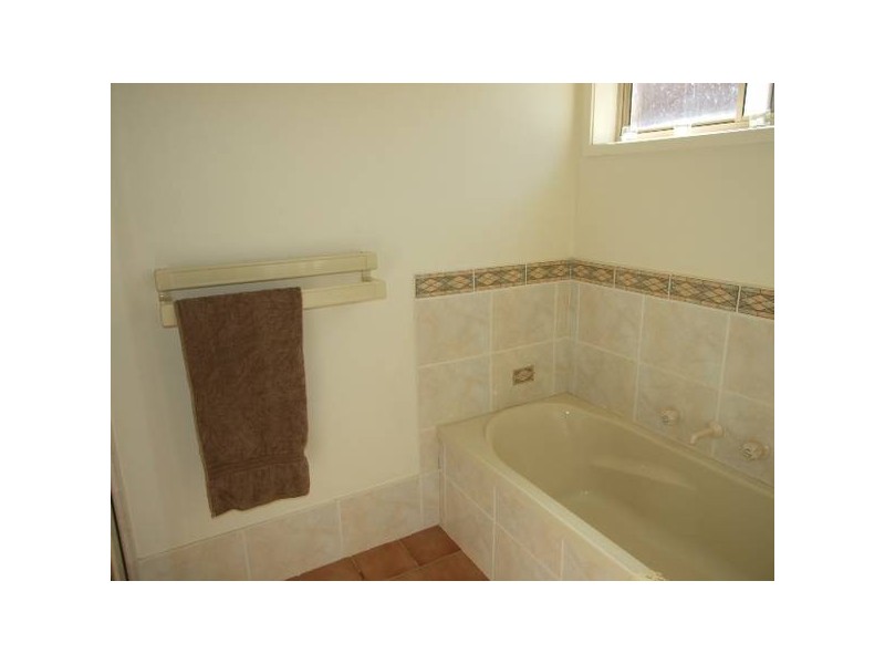 22 Ebelina Cres, Parkes NSW 2870