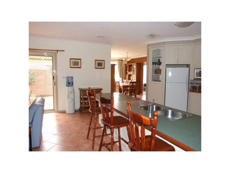 14 Arana Place, Parkes NSW 2870