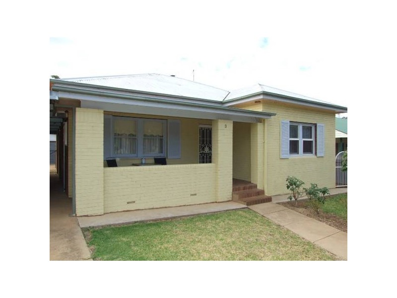 3 Albert Street, Parkes NSW 2870