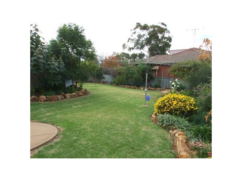 3 Albert Street, Parkes NSW 2870