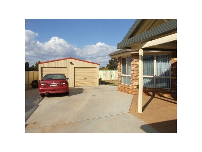 10 Mimosa Avenue, Parkes NSW 2870