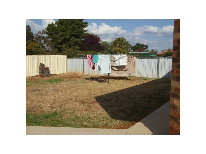 10 Mimosa Avenue, Parkes NSW 2870