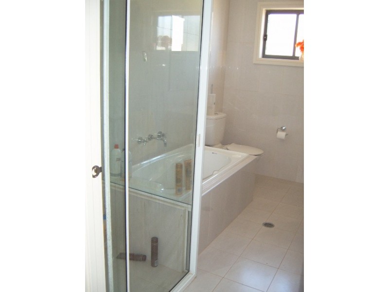 38 Best Street, Parkes NSW 2870