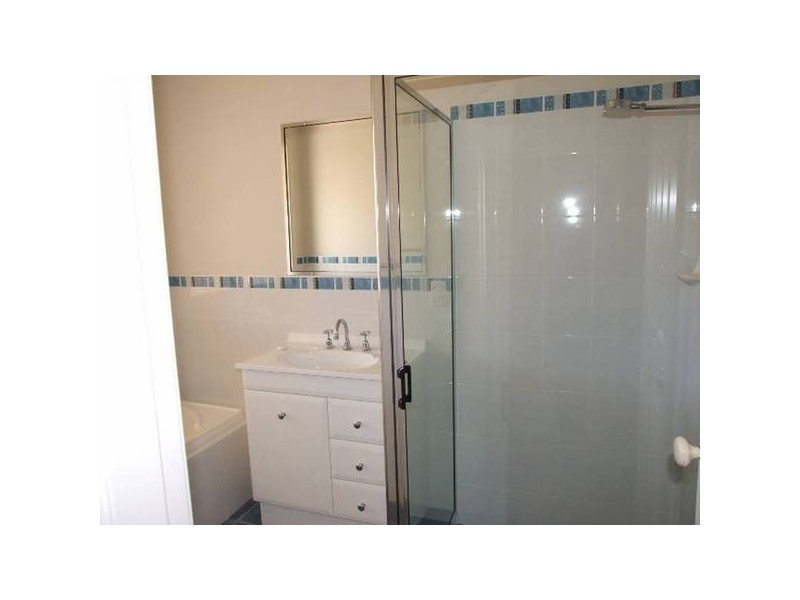 15 Basil Ave, Parkes NSW 2870