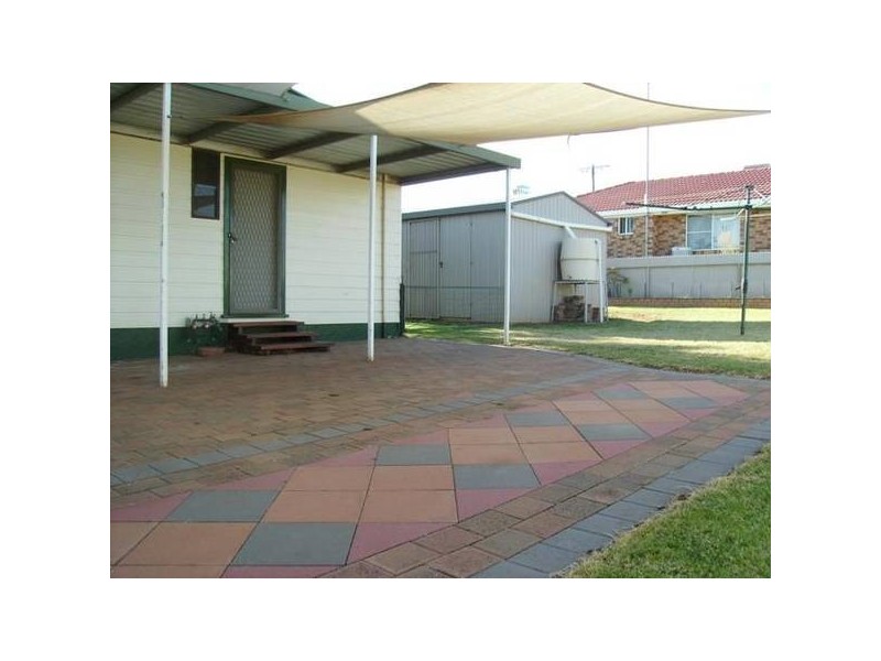 3 Basil Avenue, Parkes NSW 2870