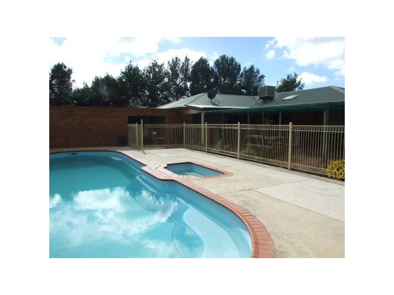 3 Coolabah Drive, Parkes NSW 2870