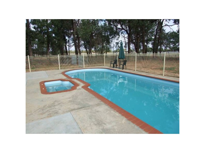 3 Coolabah Drive, Parkes NSW 2870