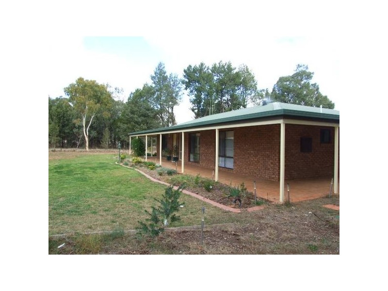 3 Coolabah Drive, Parkes NSW 2870