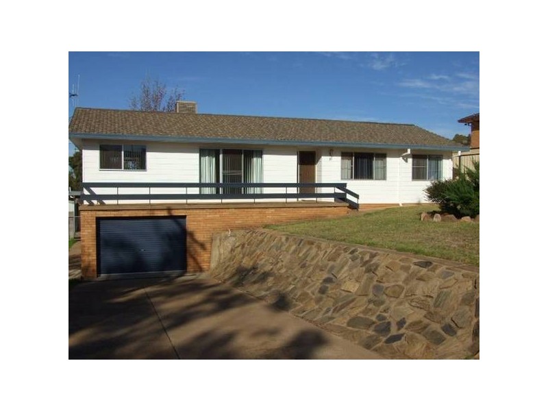 31 Barton Street, Parkes NSW 2870