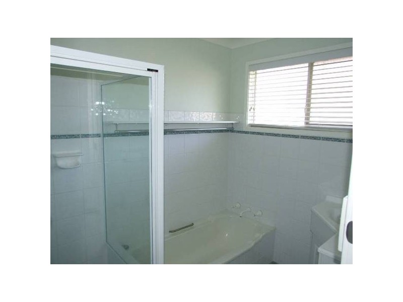 31 Barton Street, Parkes NSW 2870
