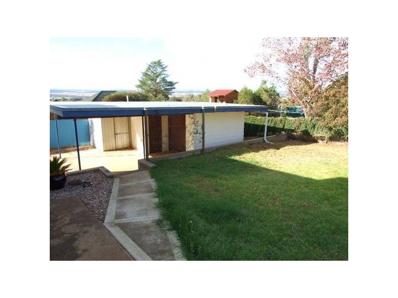 31 Barton Street, Parkes NSW 2870