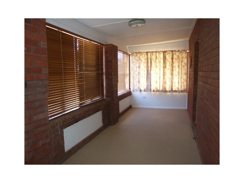 15 Bushman Street, Parkes NSW 2870