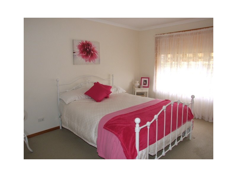 33 Glenhaven Avenue, Parkes NSW 2870
