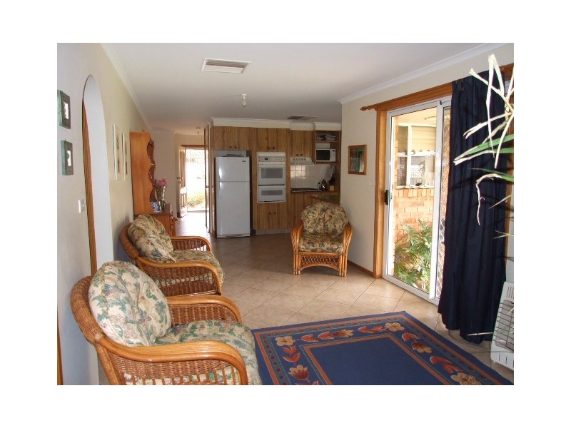 33 Glenhaven Avenue, Parkes NSW 2870