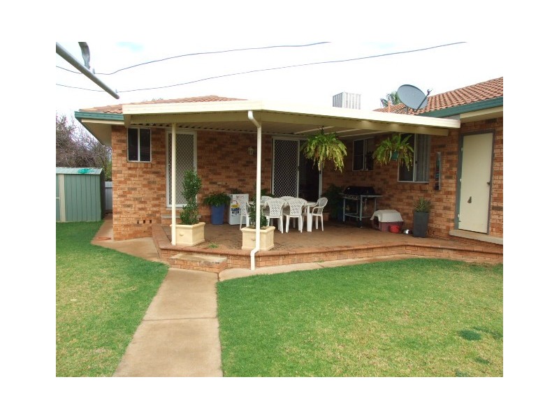 33 Glenhaven Avenue, Parkes NSW 2870
