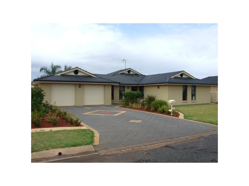 1-3 Avoca Place, Parkes NSW 2870