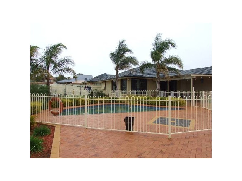 1-3 Avoca Place, Parkes NSW 2870