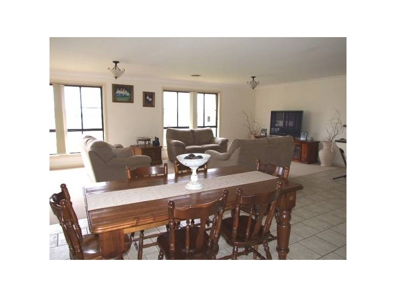 1-3 Avoca Place, Parkes NSW 2870