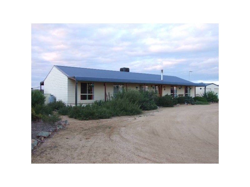 20 Field Road, Parkes NSW 2870
