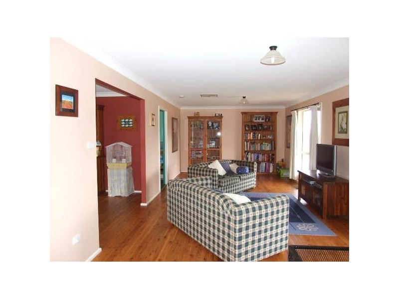 20 Field Road, Parkes NSW 2870