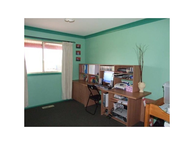 20 Field Road, Parkes NSW 2870