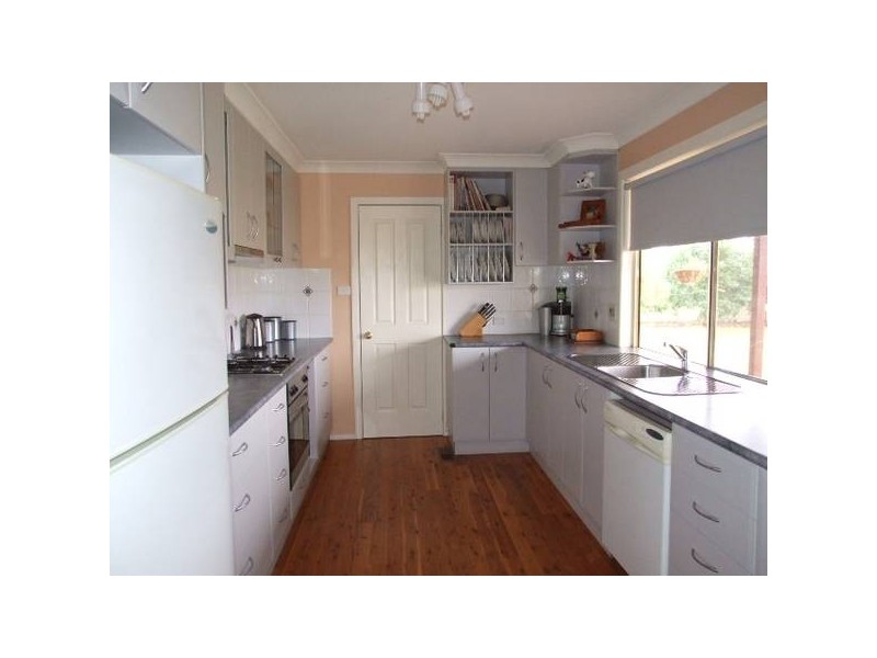 20 Field Road, Parkes NSW 2870