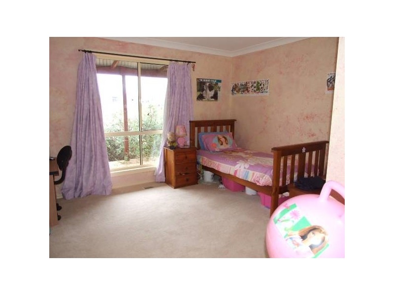 20 Field Road, Parkes NSW 2870