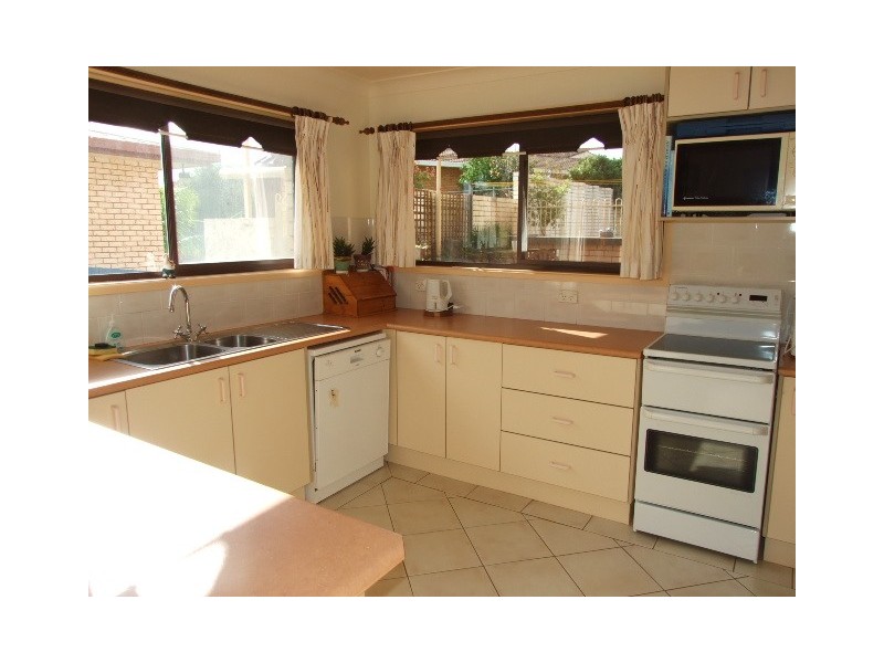 73 East Street, Parkes NSW 2870