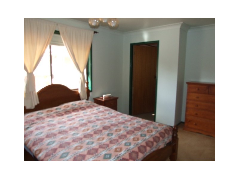 73 East Street, Parkes NSW 2870