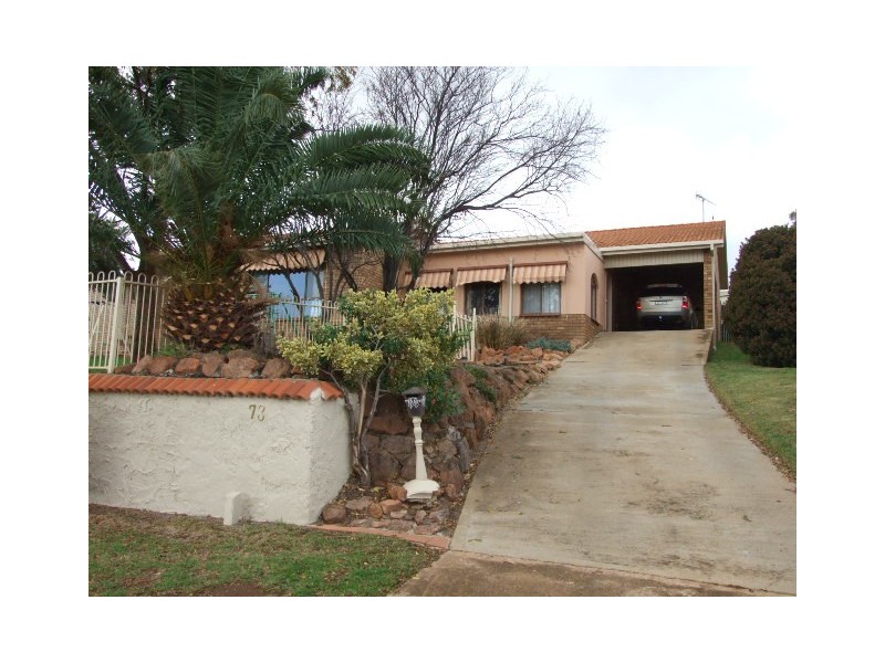 73 East Street, Parkes NSW 2870