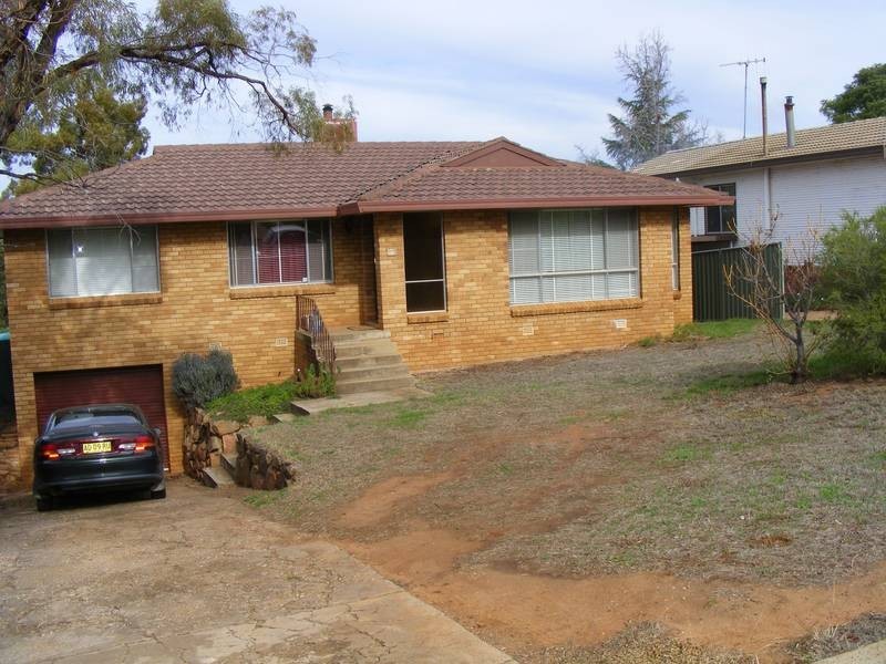 7 Evans Parade, Parkes NSW 2870