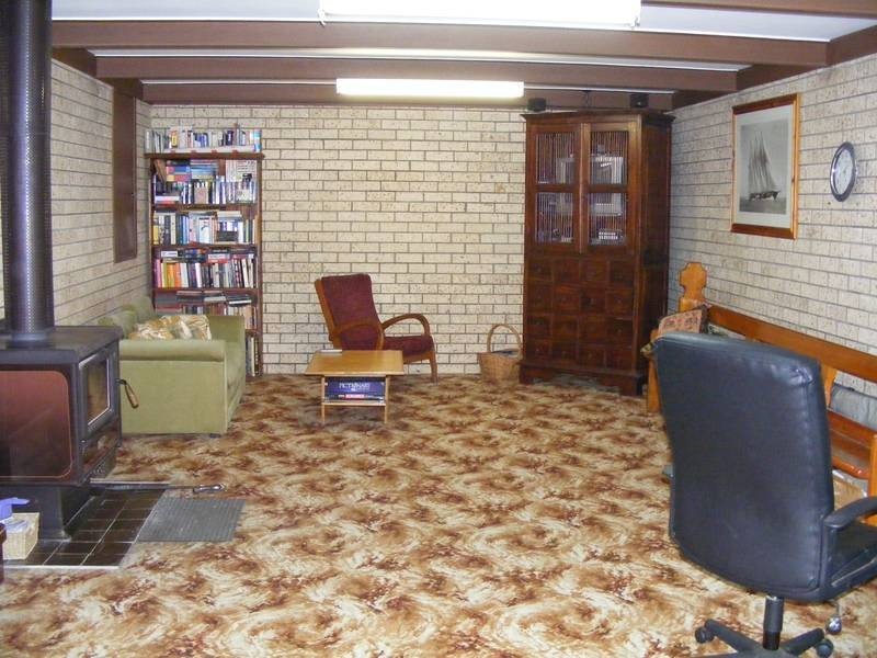 7 Evans Parade, Parkes NSW 2870