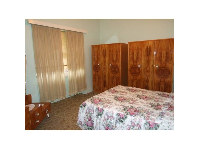 6 Metcalfe Street, Parkes NSW 2870