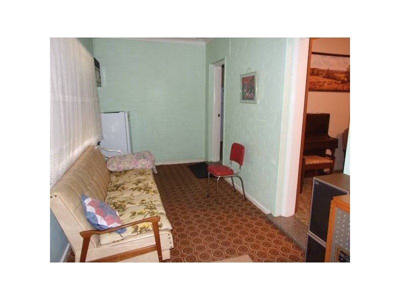 6 Metcalfe Street, Parkes NSW 2870