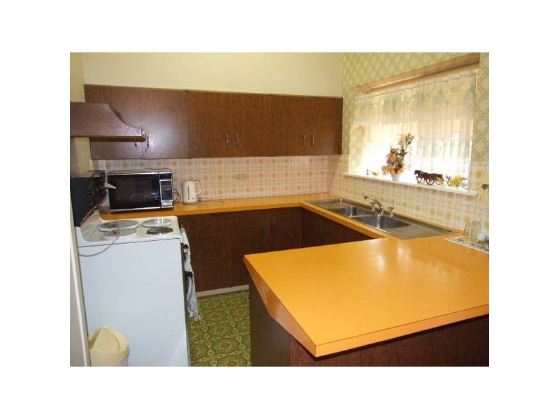 6 Metcalfe Street, Parkes NSW 2870