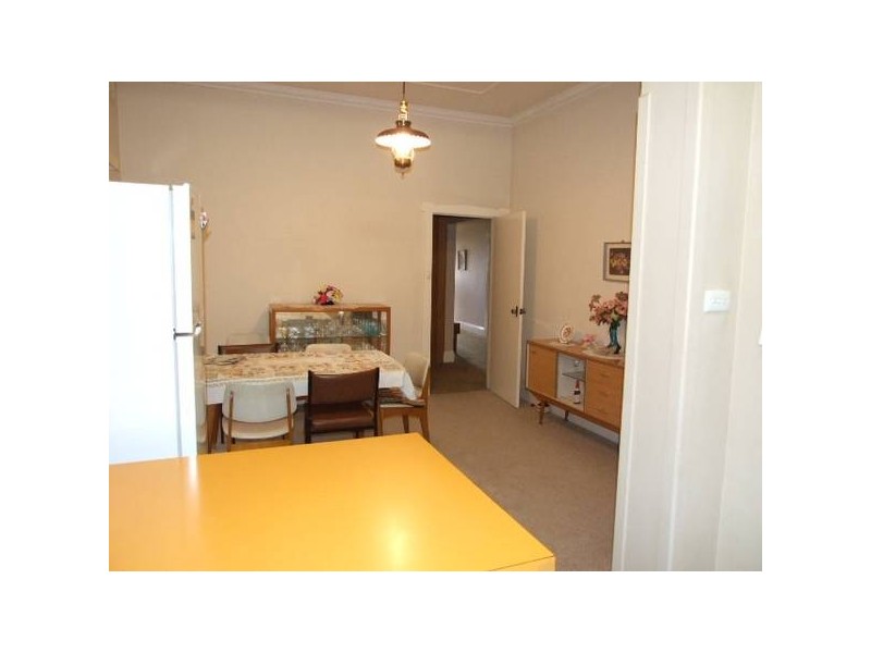 6 Metcalfe Street, Parkes NSW 2870