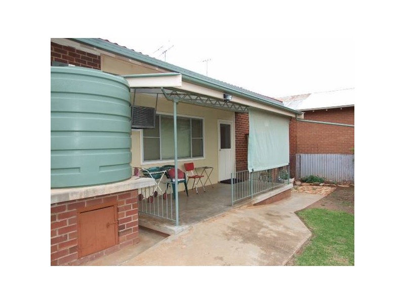 6 Metcalfe Street, Parkes NSW 2870
