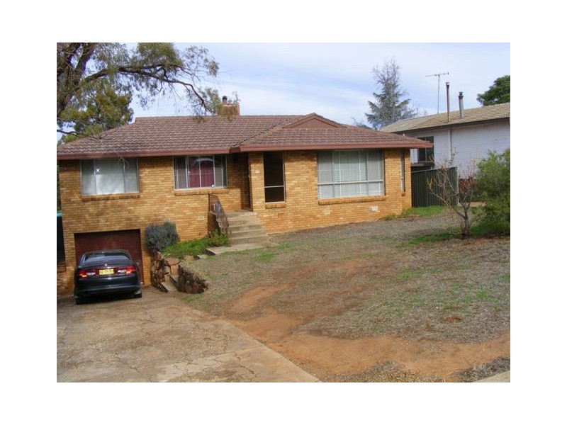 7 Evans Parade, Parkes NSW 2870