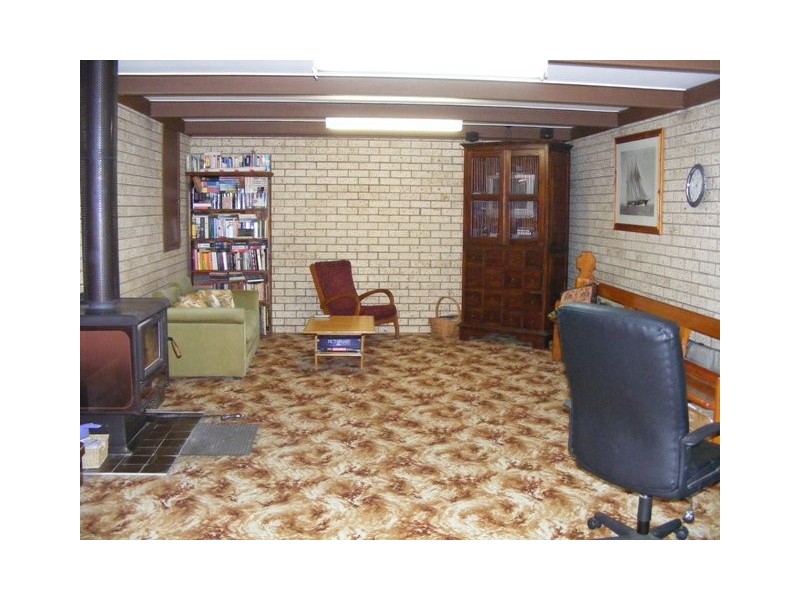 7 Evans Parade, Parkes NSW 2870