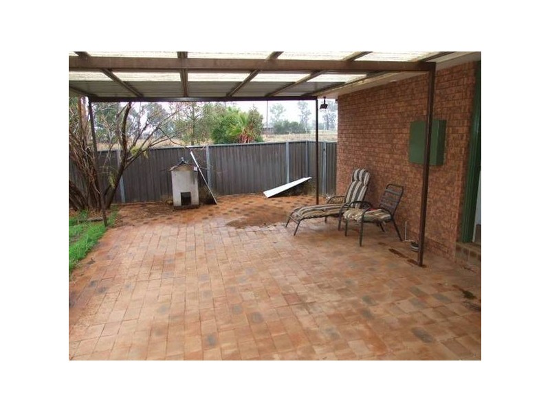 2 Condobolin Road, Parkes NSW 2870