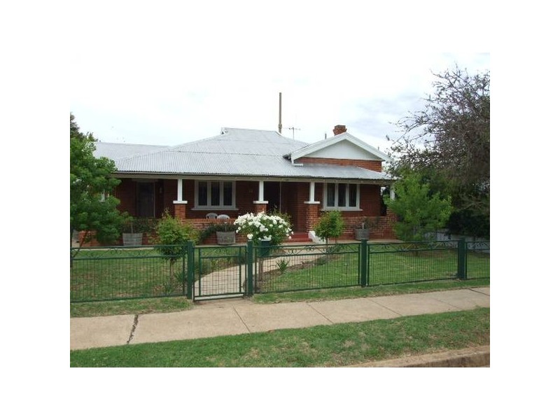 55 Dalton Street, Parkes NSW 2870