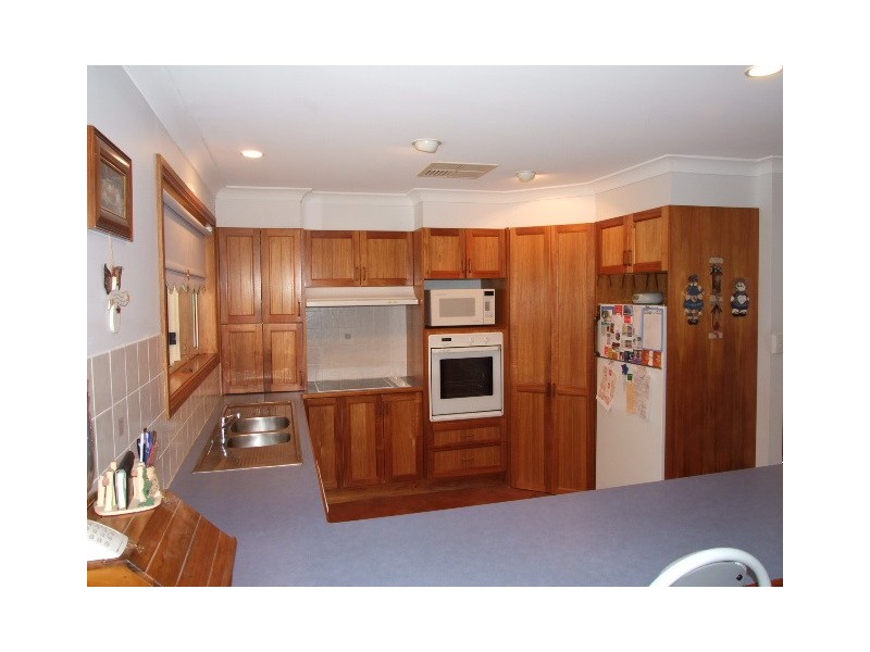 10 Cobden place, Parkes NSW 2870