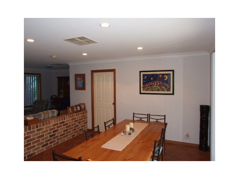 10 Cobden place, Parkes NSW 2870