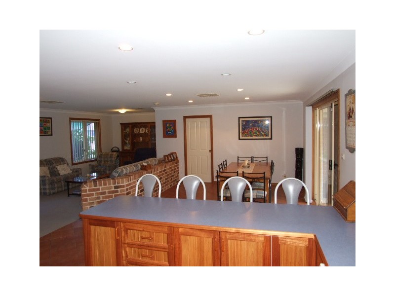 10 Cobden place, Parkes NSW 2870