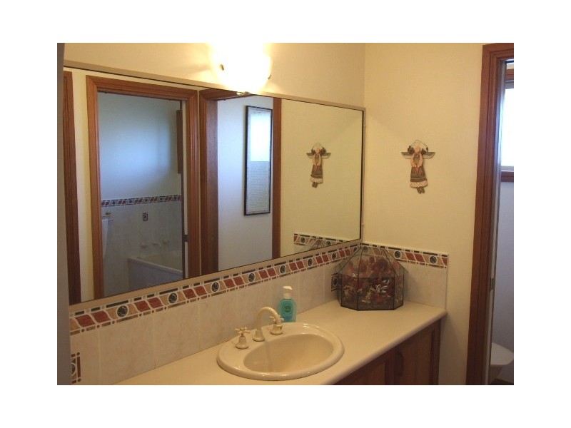 10 Cobden place, Parkes NSW 2870