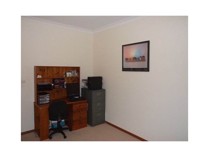10 Cobden place, Parkes NSW 2870