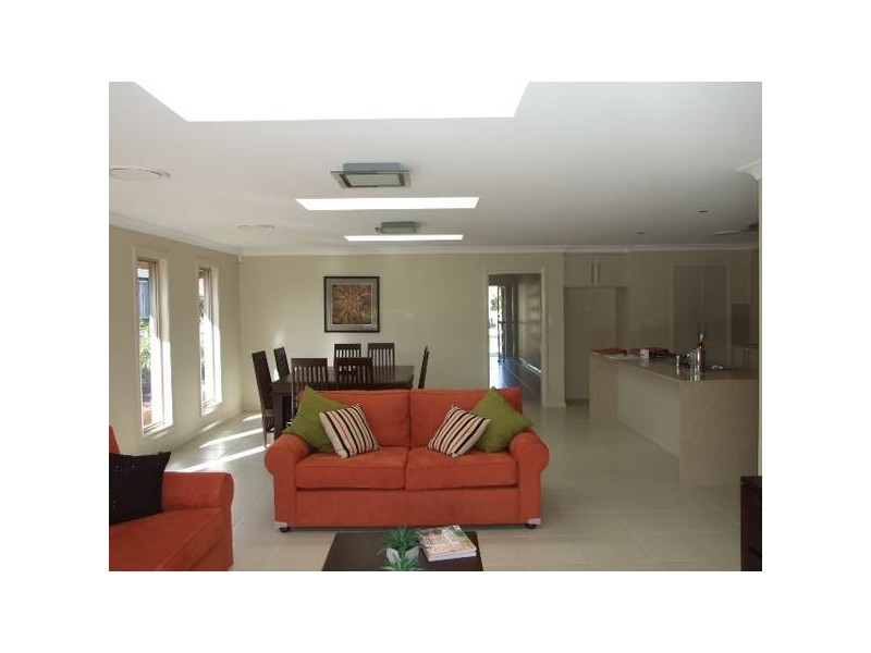 8 Victoria Street, Parkes NSW 2870