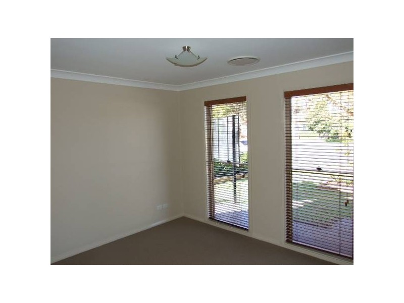 8 Victoria Street, Parkes NSW 2870