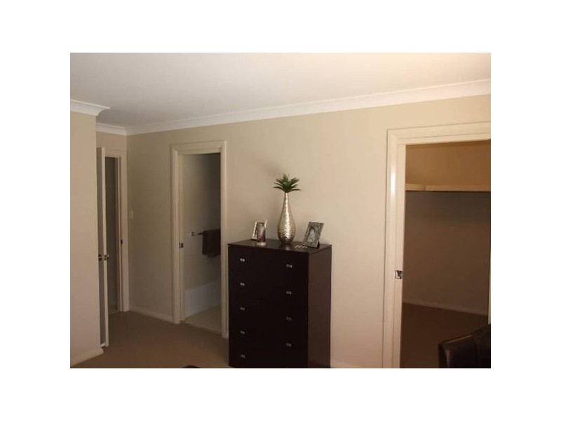 8 Victoria Street, Parkes NSW 2870